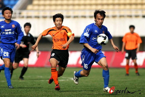 足球场上没 足球场上没